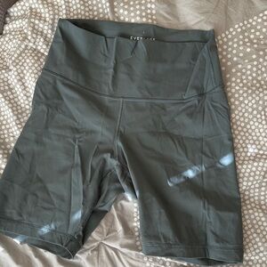Everlane Women's  Bike Shorts